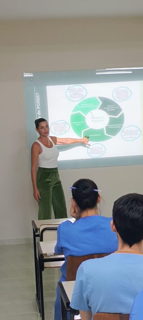 Atividade de trabalho, treinamento do PGRSS